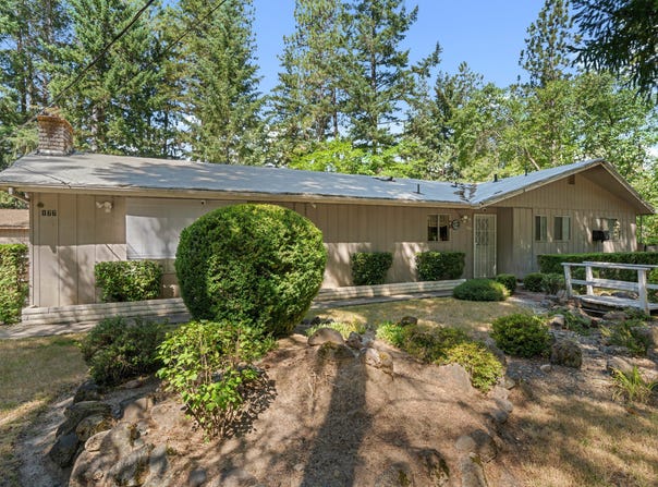 177 Genevieve Drive, Grants Pass, OR 97527