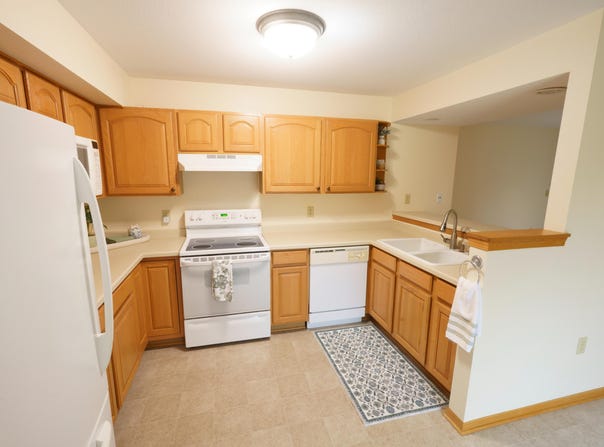 2207 N University Dr, Waukesha, WI 53188