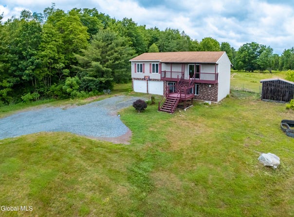 29 Smith Hill Road, East Nassau, NY 12123