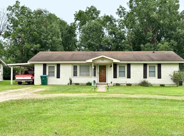 511 E Pine St, Atmore, AL 36502