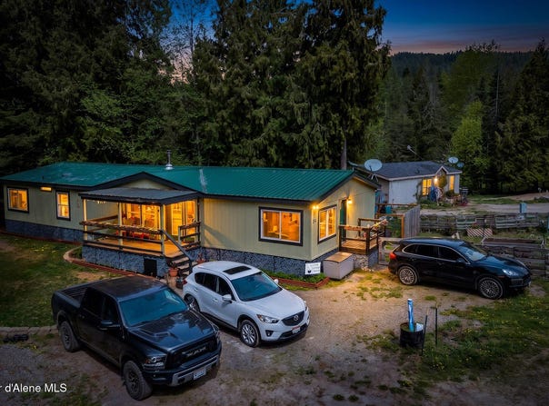 84 Big Burl Rd, Sagle, ID 83860