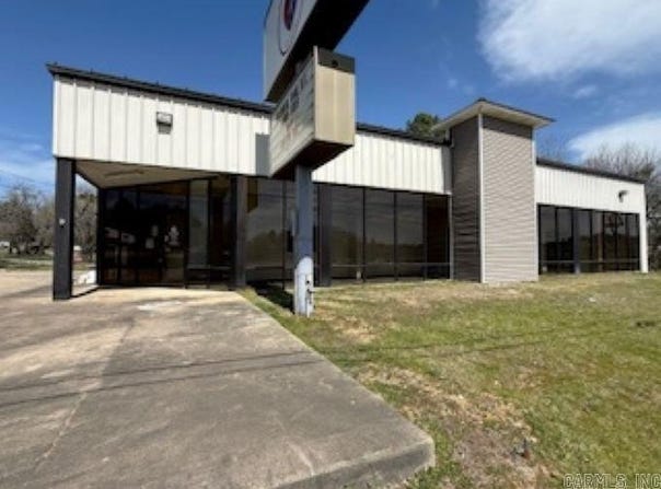 503 Collin Raye Drive, De Queen, AR 71832