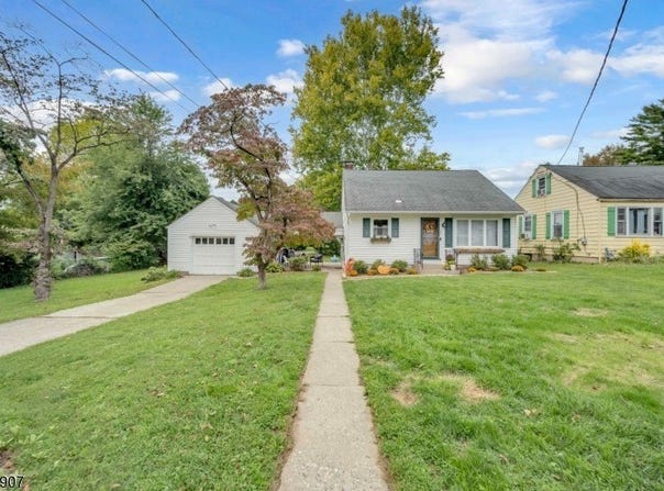 141 Liberty Blvd, Pohatcong Twp., NJ 08865-3834