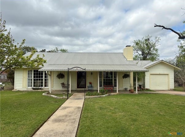 408 S Porter Street, Lampasas, TX 76550