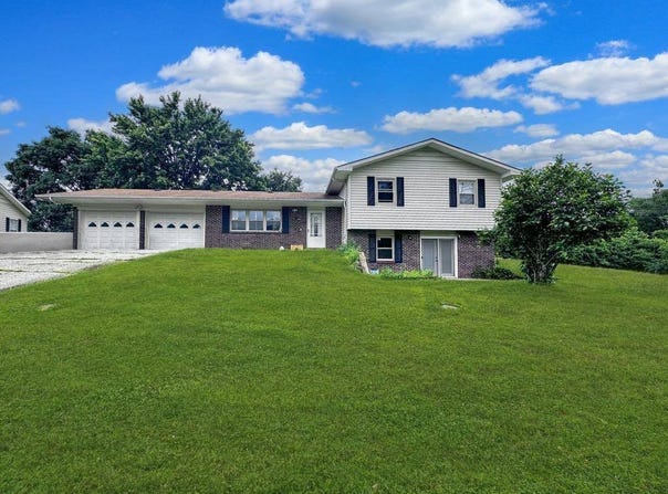 1909 Long Drive, Waynesville, MO 65583