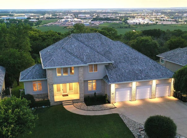 4701 Grayhawk Ridge Drive, Sioux City, IA 51106