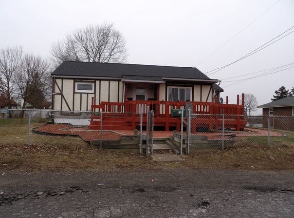 812 18th Ave, Beaver Falls, PA 15010