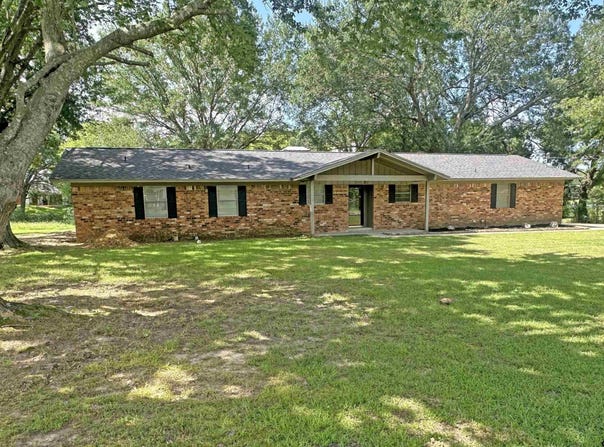 4006 Mark Ln, Mt Pleasant, TX 75455