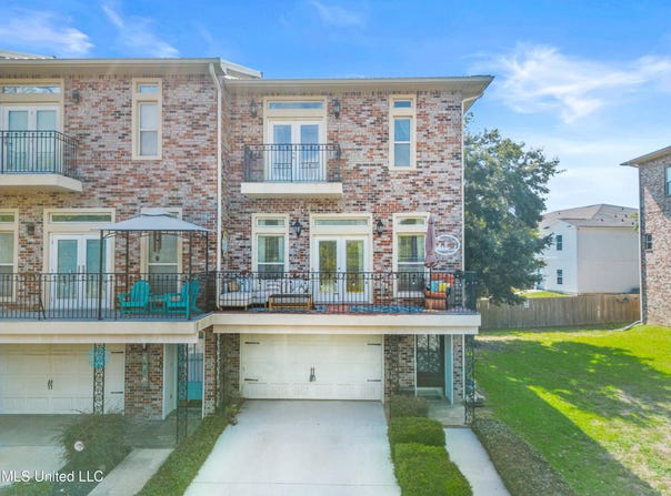 21 Oak Alley Lane, Long Beach, MS 39560