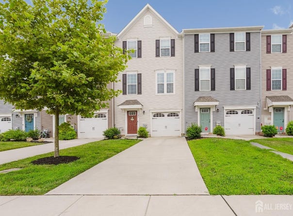 206 Dalton Drive, Woolwich, NJ 08085