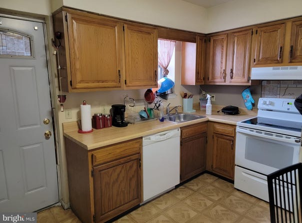 2173 BROOKSIDE ROAD, MACUNGIE, PA 18062