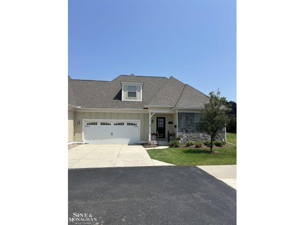 14 N River, Grosse Pointe Woods, MI 48236