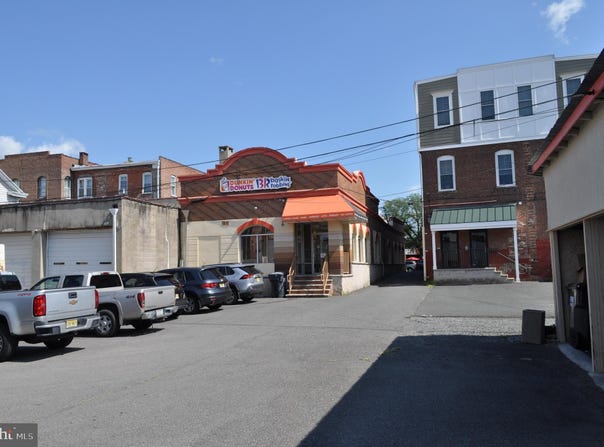 19 W MAIN STREET, SOMERVILLE, NJ 08876