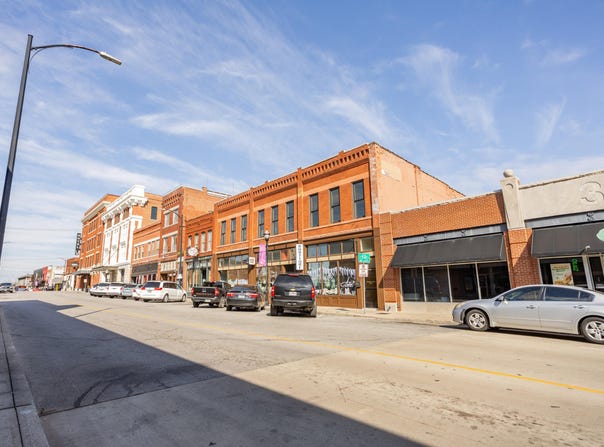 327 E Walnut Street, Springfield, MO 65806
