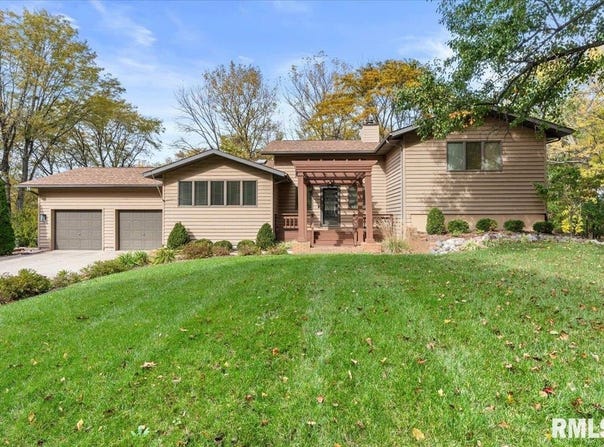 3805 West Bluffs Road, Springfield, IL 62711