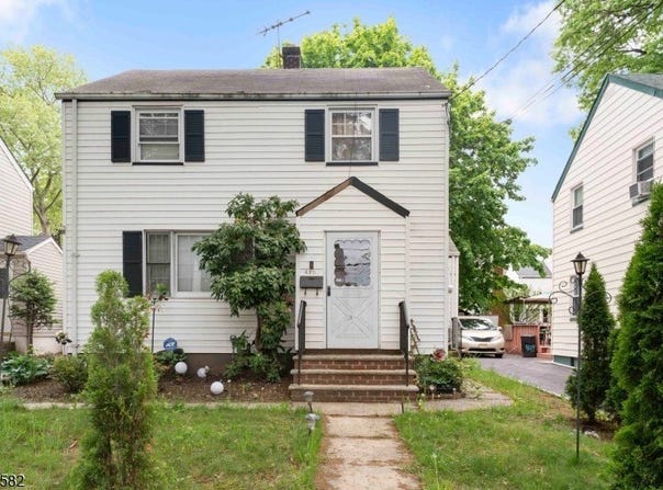 420 Hollywood Ave, Hillside Twp., NJ 07205-2716