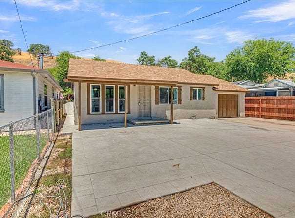 1585 K Street, San Miguel, CA 93451
