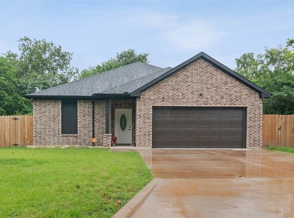 810 Mill Street, Gainesville, TX 76240