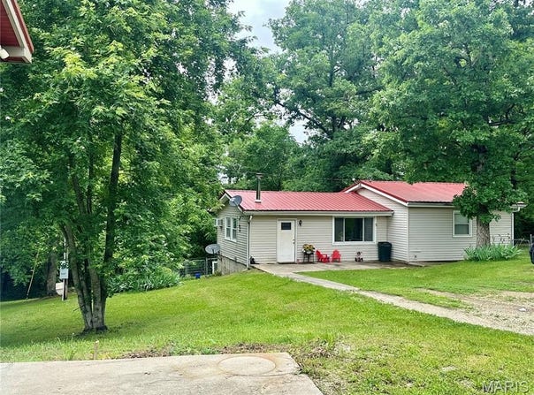 19040 State Route Ee, St James, MO 65559