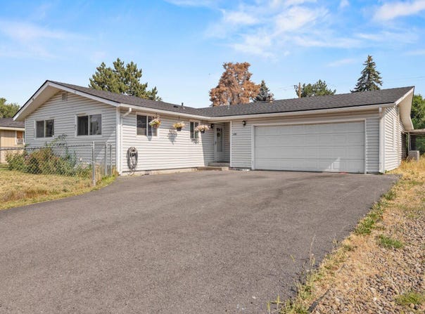 5705 Casa Way, Klamath Falls, OR 97603