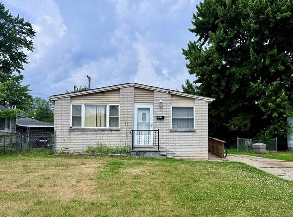 104 Meadle, Mount Clemens, MI 48043