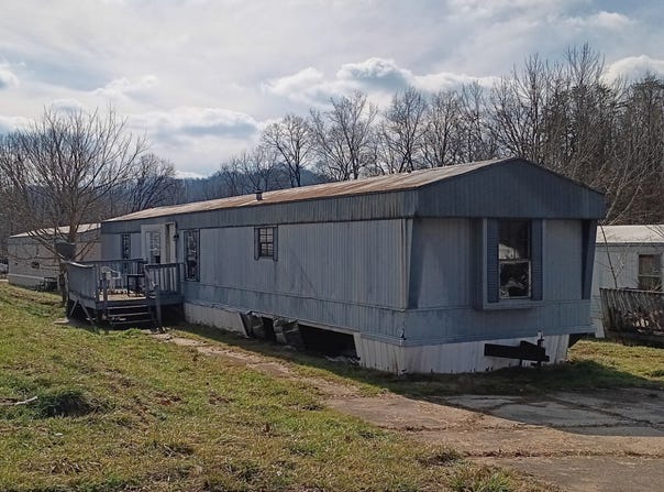 5232 Walnut Valley Drive, Cross Lanes, WV 25313