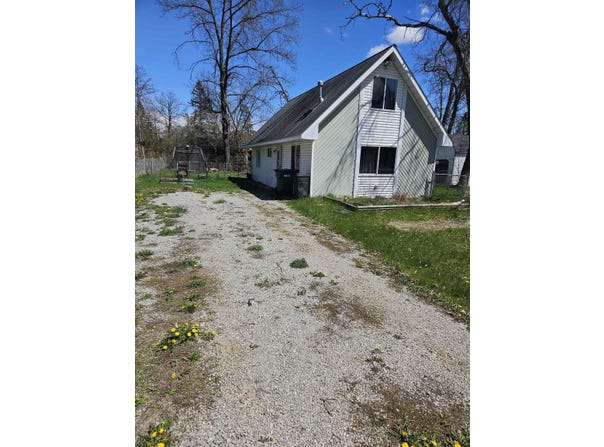 4144 Oak Flats, Harrison, MI 48625
