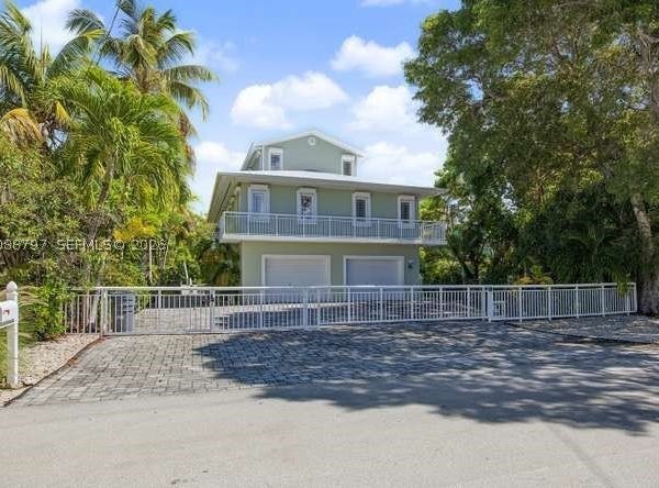1217 Mockingbird Rd, Key Largo, FL 33037