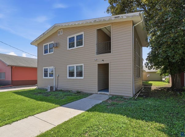 511 -517 Main St S, Lennox, SD 57039