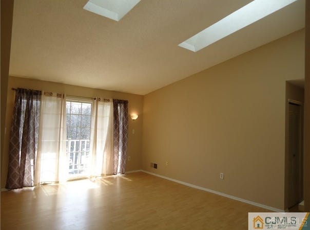 306 Wimbeldon Court, North Brunswick, NJ 08902