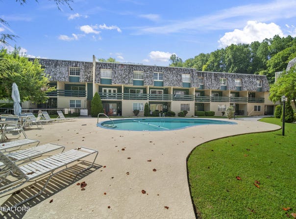 260 Roaring Fork Road Rd, Gatlinburg, TN 37738