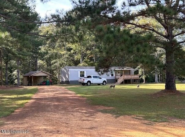 1044 Summer Oak Lane, Summit, MS 39666