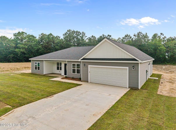 2594 Fountaintown Road, Chinquapin, NC 28521
