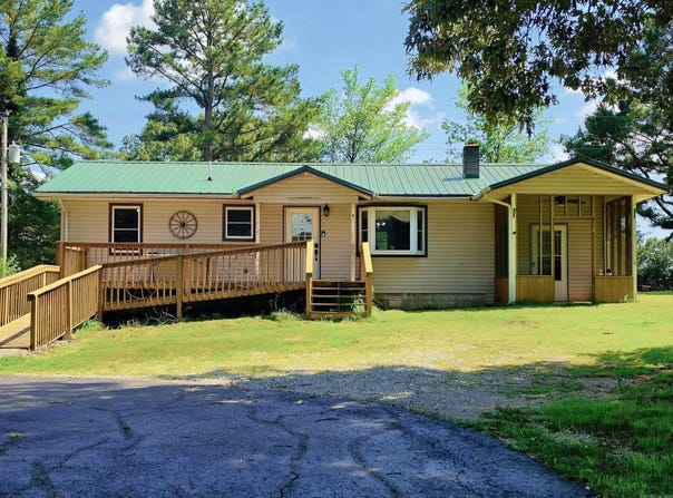 412 Wheel St, Strawberry, AR 72469