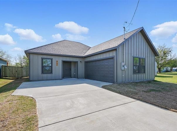 508 Broadway, Whitesboro, TX 76273