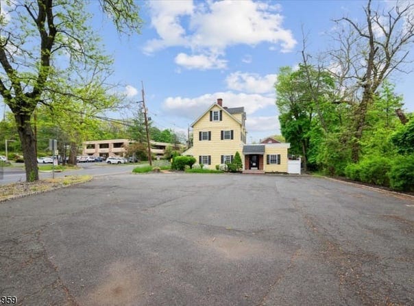 55 Stirling Rd, Watchung Boro, NJ 07059