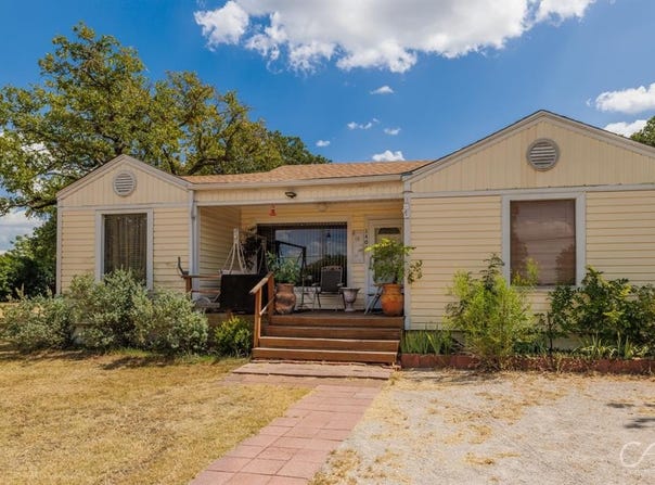 1406 W Commerce Street, Eastland, TX 76448