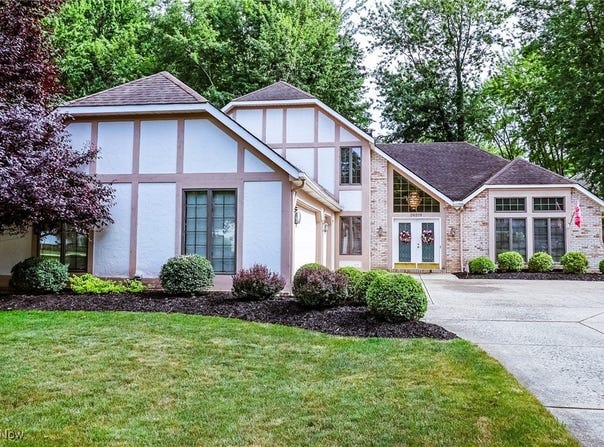 26519 Bayfair Drive, Olmsted Falls, OH 44138