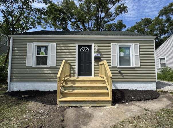 924 E 44th Avenue, Gary, IN 46409