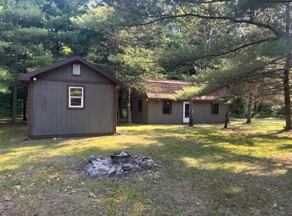 4222 N Spruce Ave Avenue, White Cloud, MI 49349