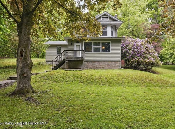 73 East Ave Avenue, Walden, NY 12586