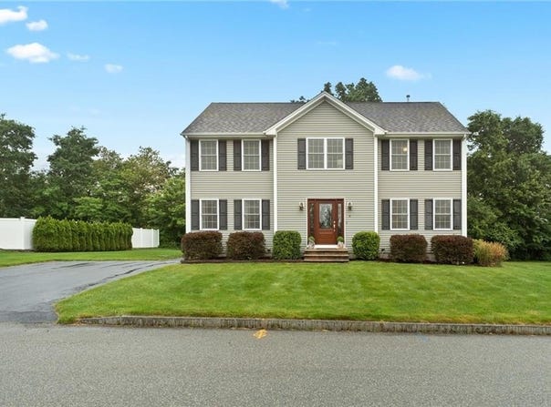 6 Alex's Drive, Warren, RI 02885