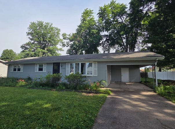 108 E. Mack Ave., Olney, IL 62450