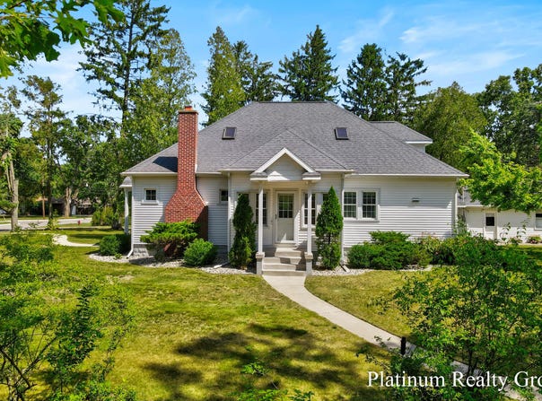 1821 S Mears Avenue, Whitehall, MI 49461