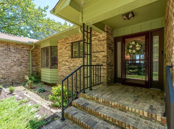 19 Ponferrada Way, Hot Springs Village, AR 71909