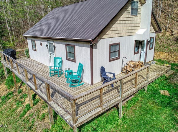 7300 Snake Hollow Road, Sneedville, TN 37869