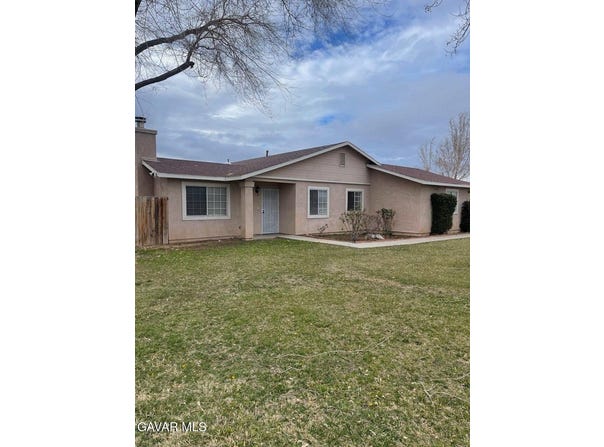 38605 25th E Street, Palmdale, CA 93550