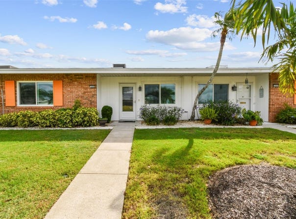 226 S PEBBLE BEACH BOULEVARD, SUN CITY CENTER, FL 33573