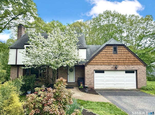 24 Centerview Drive, Shelton, CT 06484