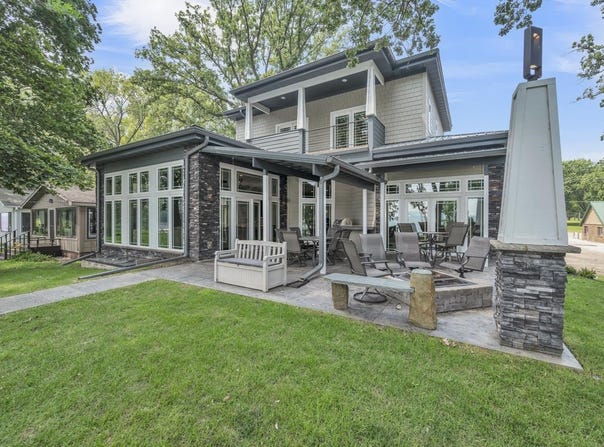 2620 Manhattan Boulevard, Wahpeton, IA 51360